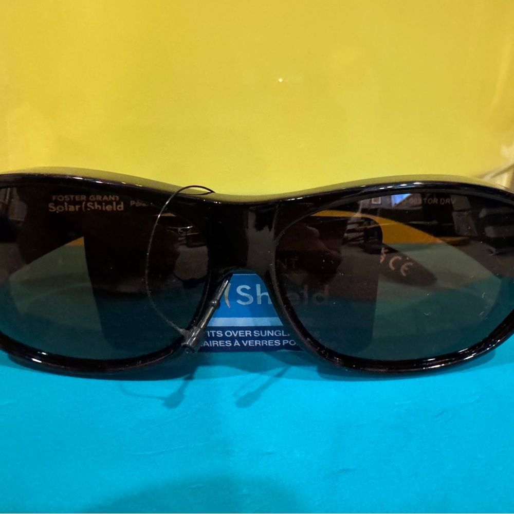 Foster Grant Solar Shield Black Sunglasses